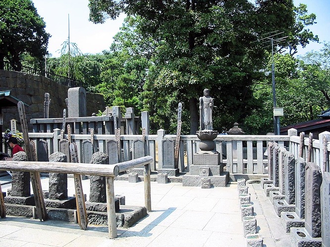 Sengakuji_47_ronin_graves